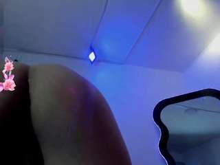 queenjen live webcam show