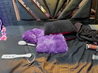 Queenjen live webcam show
