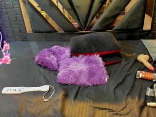 Queenjen live webcam show