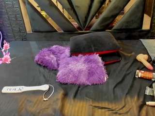 Queenjen live webcam show