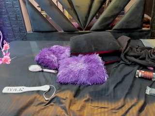 Queenjen live webcam show