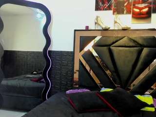 Queenjen live webcam show