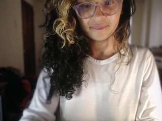 le modèle yuanna est en webcam porno dans un show sur le site camsoda, il possède les tags suivants: anal,small tits,milf,naked,natural,nature,oil,orgasm,pussy,sex toys,sexy,smoking,lovense,solo,spank,squirt,squirter,strip,tattoos,teen (18+)
