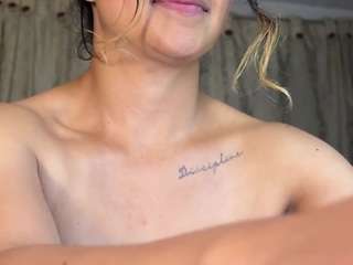 Yuanna live webcam show