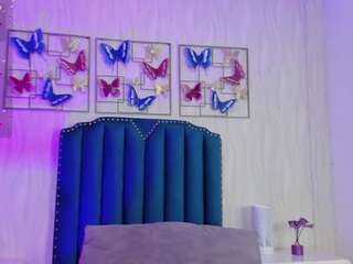 alison-carde05's live room