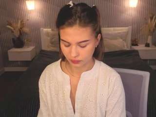 annie-kitss Live Webcam on CamSoda
