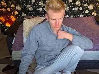 blondboylive