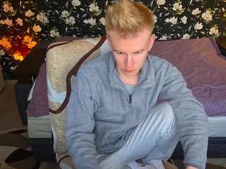 blondboylive