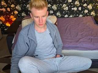 BlondBoyLive
