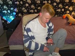 BlondBoyLive