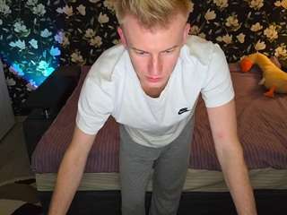 Dieses Model ist jetzt live. blondboylive