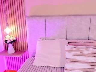 cherlynn Live Webcam on CamSoda