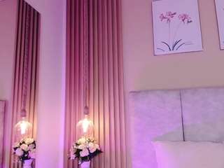 cherlynn live webcam show