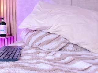 cherlynn live webcam show