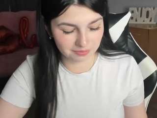 KisaModel live cam preview