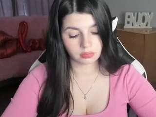 KisaModel live cam preview
