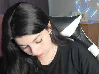 KisaModel live cam preview