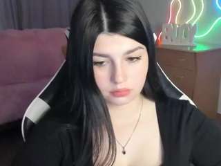 KisaModel live cam preview