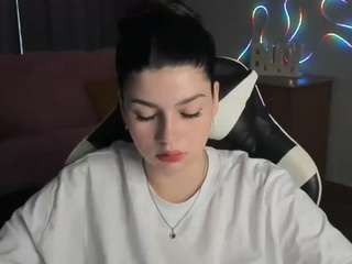 KisaModel live cam preview