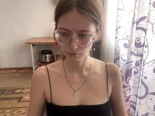 OdaRabine live webcam show