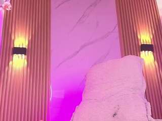 charlotteinpole's live room