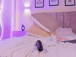 charlotteinpole live cam preview