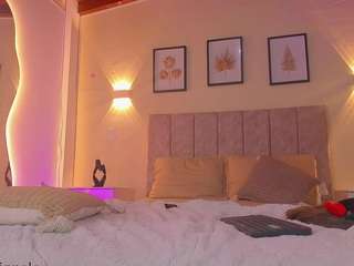 Charlotteinpole's cam show statistics and live stream