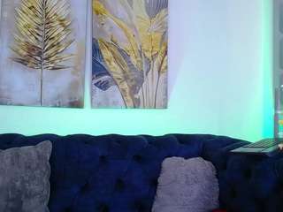 Live cam show with may-wood