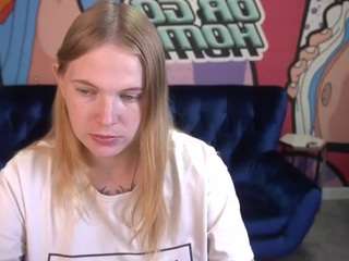 nikkyreyyy Live Webcam on CamSoda