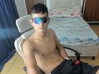 sebas-lopezz webcam model