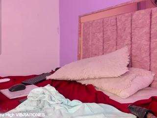 Selenecute05's cam show statistics and live stream