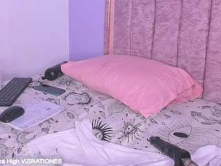 selenecute05 live webcam show