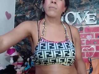 Offline cam show with DESIRE10INCHES