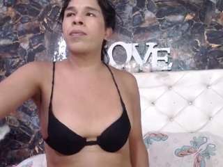DESIRE10INCHES live cam preview