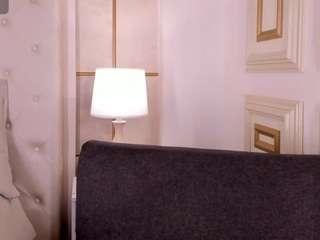 Dionne Venturi🌸 live cam preview
