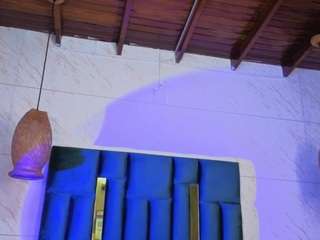 Emilia-Monroee