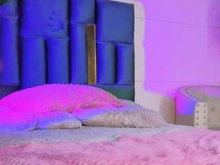 emilia-monroee live webcam show