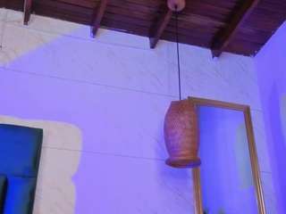 Emilia-Monroee live webcam show