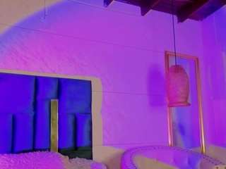 emilia-monroee