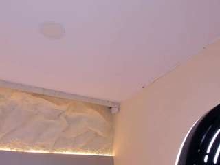 SofiaThonsonn live cam preview