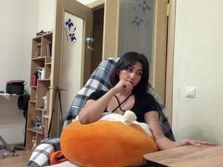 MichaeleHermanson live cam preview