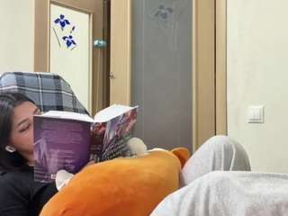 MichaeleHermanson live cam preview