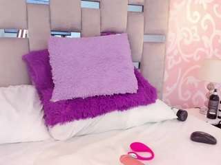 annievanegas