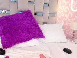 annievanegas