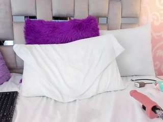 annievanegas