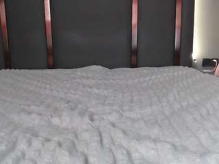 Krispyshot live webcam show