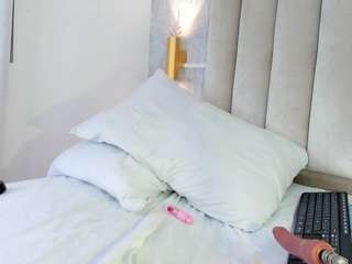 luna-and live webcam show