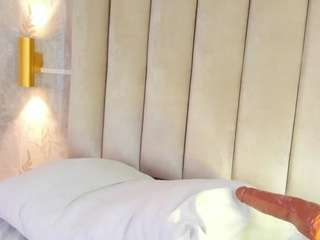 luna-and live webcam show
