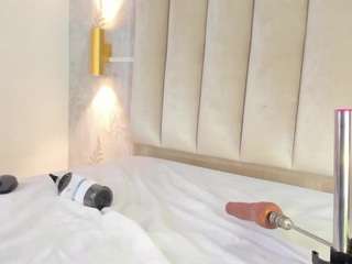 Luna live webcam show