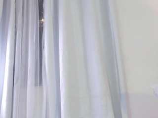 Luna live webcam show